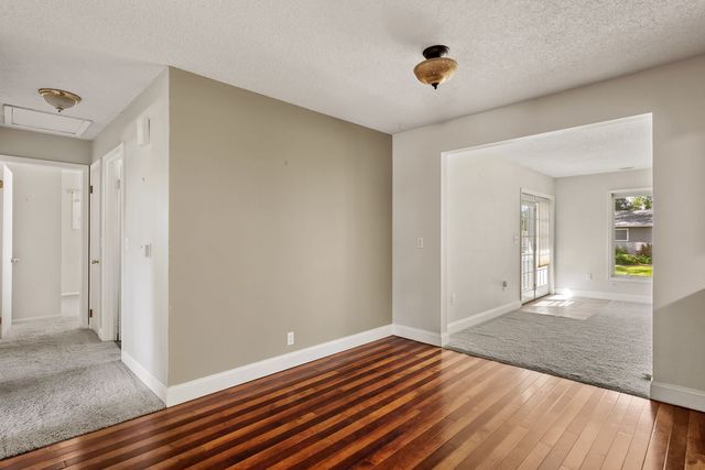 2920 Cambridge Drive, Bettendorf, IA 52722