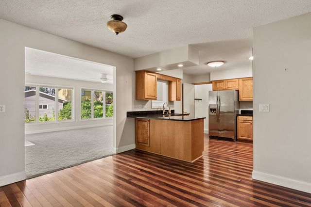 2920 Cambridge Drive, Bettendorf, IA 52722