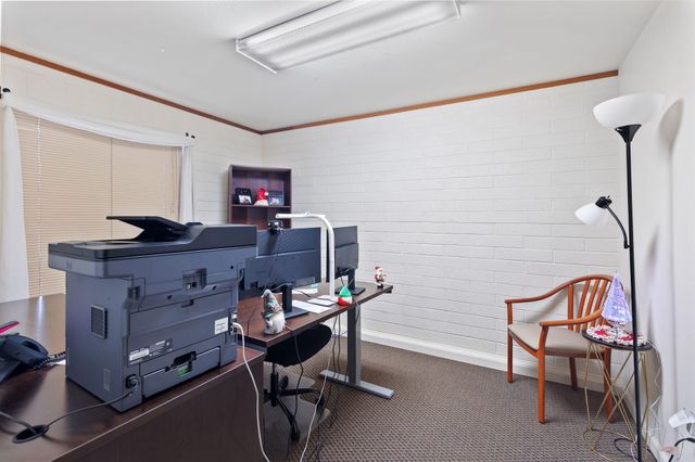 233 NE B Street, Grants Pass, OR 97526