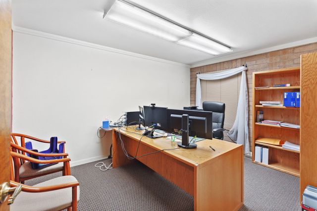 233 NE B Street, Grants Pass, OR 97526