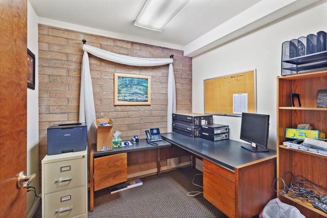 233 NE B Street, Grants Pass, OR 97526