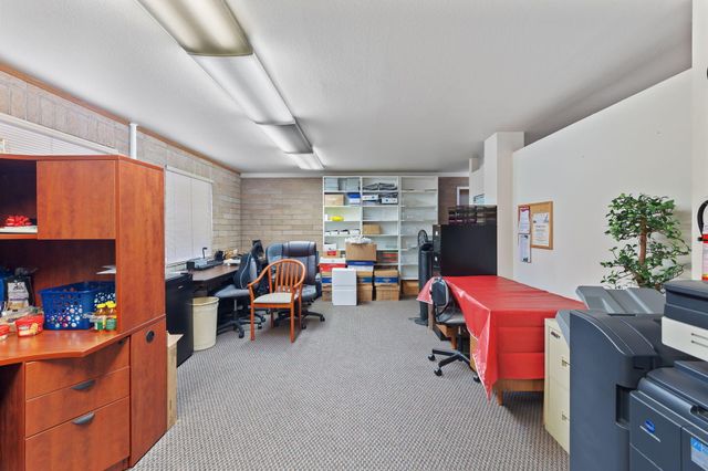 233 NE B Street, Grants Pass, OR 97526