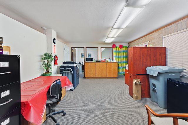 233 NE B Street, Grants Pass, OR 97526