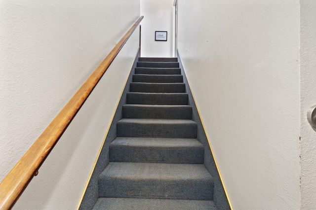 233 NE B Street, Grants Pass, OR 97526