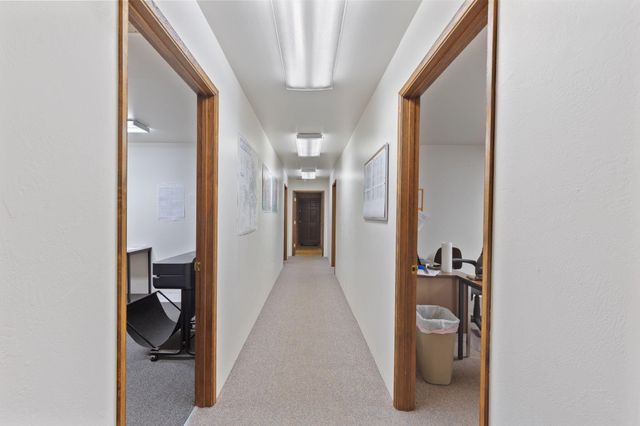 233 NE B Street, Grants Pass, OR 97526