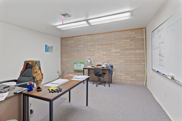 233 NE B Street, Grants Pass, OR 97526