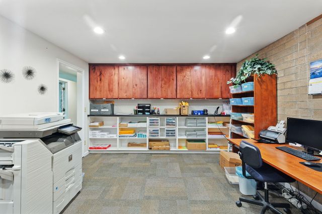 233 NE B Street, Grants Pass, OR 97526