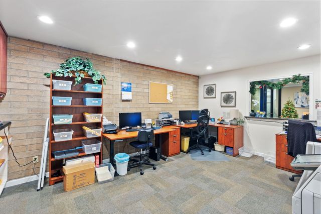 233 NE B Street, Grants Pass, OR 97526