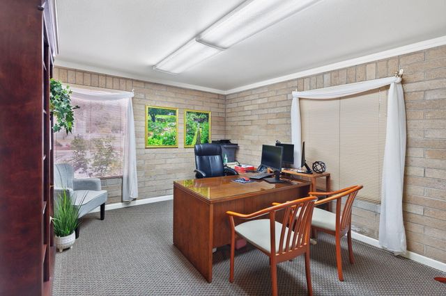 233 NE B Street, Grants Pass, OR 97526