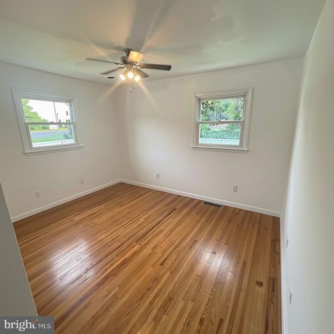 10 WEDGEWOOD DR, Cinnaminson, NJ 08077