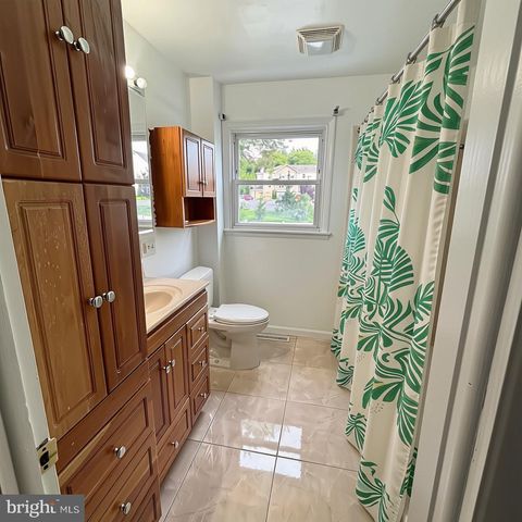 10 WEDGEWOOD DR, Cinnaminson, NJ 08077