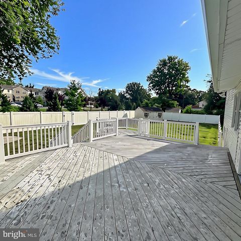 10 WEDGEWOOD DR, Cinnaminson, NJ 08077