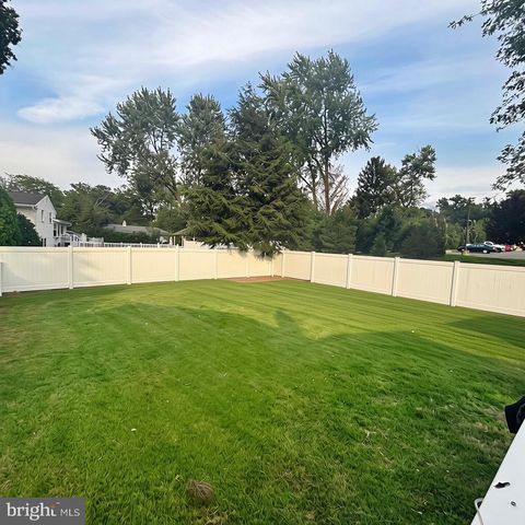 10 WEDGEWOOD DR, Cinnaminson, NJ 08077