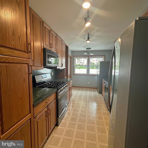 10 WEDGEWOOD DR, Cinnaminson, NJ 08077