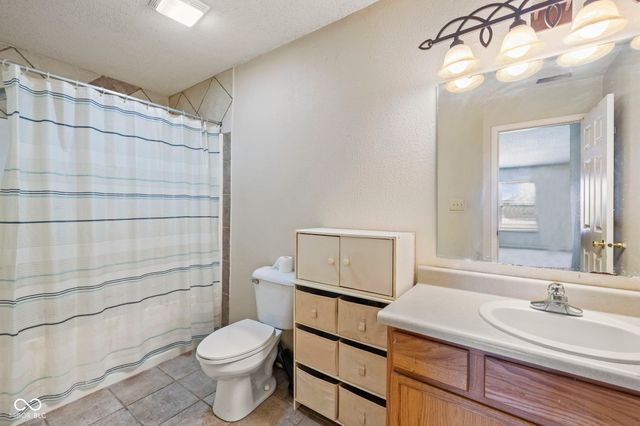 785 Shoreline Court, Franklin, IN 46131