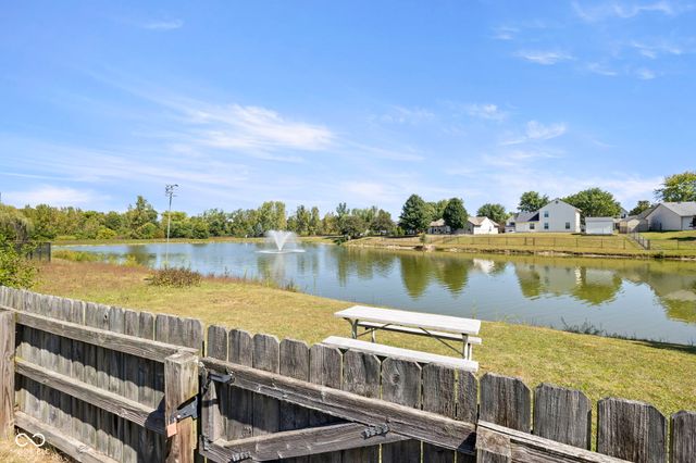 785 Shoreline Court, Franklin, IN 46131