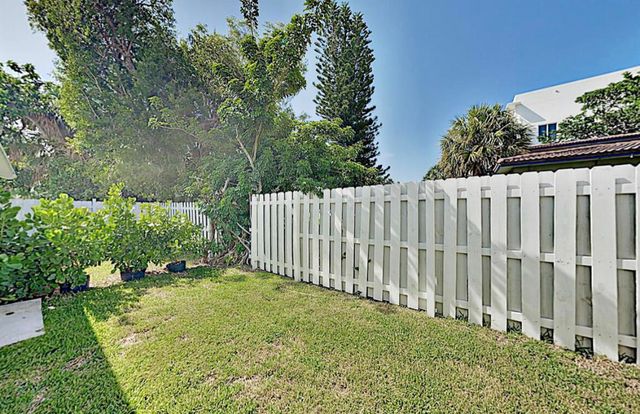 1959 SE 3rd Street, Deerfield Beach, FL 33441