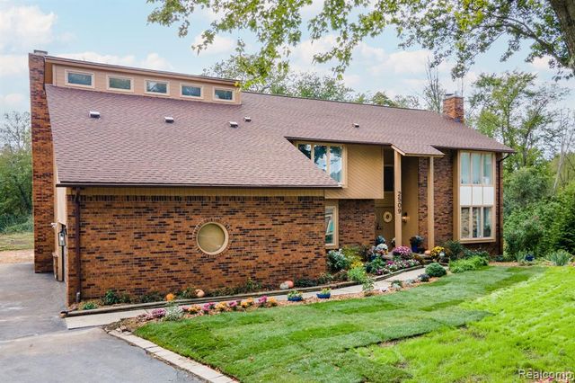 2509 Munster Road, Rochester Hills, MI 48309