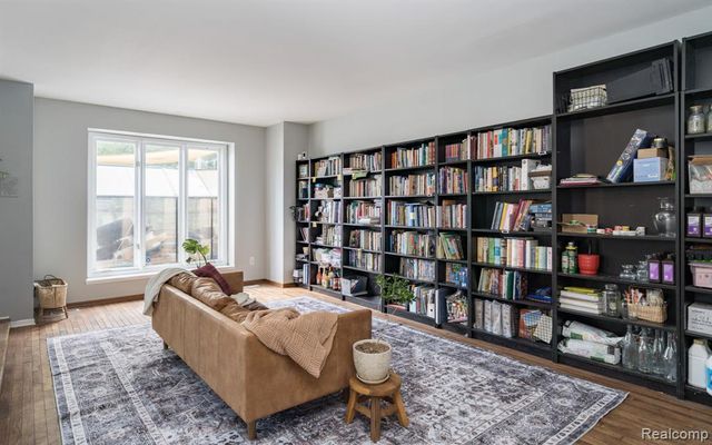2509 Munster Road, Rochester Hills, MI 48309