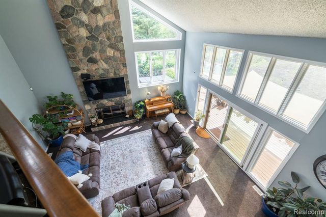 2509 Munster Road, Rochester Hills, MI 48309