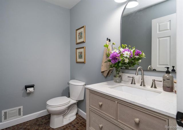 2509 Munster Road, Rochester Hills, MI 48309