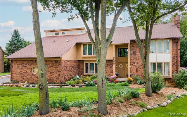 2509 Munster Road, Rochester Hills, MI 48309
