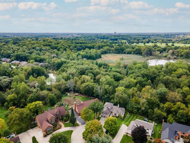 2509 Munster Road, Rochester Hills, MI 48309