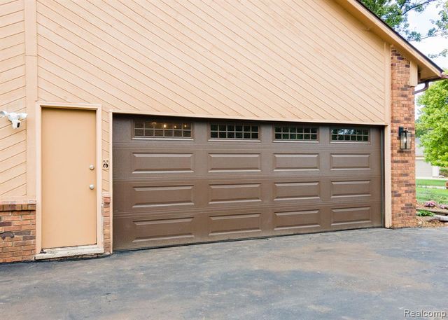 2509 Munster Road, Rochester Hills, MI 48309