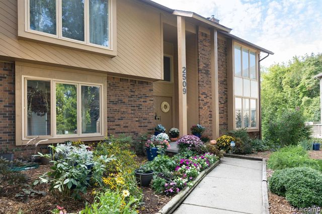2509 Munster Road, Rochester Hills, MI 48309