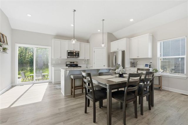 3517 SE Corbin Drive, Lee's Summit, MO 64082