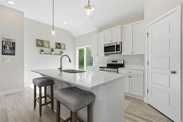 3517 SE Corbin Drive, Lee's Summit, MO 64082