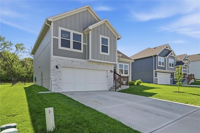3517 SE Corbin Drive, Lee's Summit, MO 64082