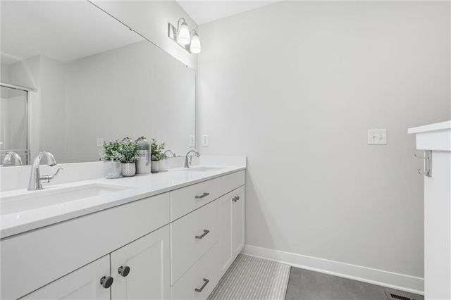 3517 SE Corbin Drive, Lee's Summit, MO 64082