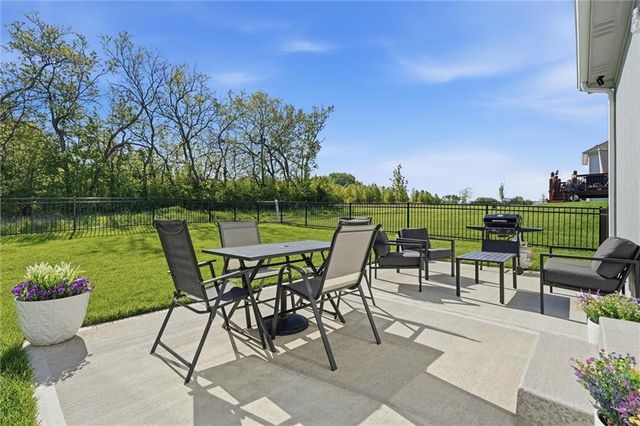 3517 SE Corbin Drive, Lee's Summit, MO 64082
