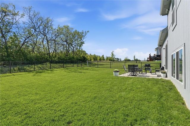 3517 SE Corbin Drive, Lee's Summit, MO 64082