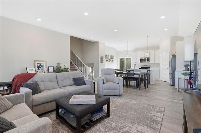 3517 SE Corbin Drive, Lee's Summit, MO 64082