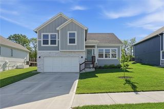 3517 SE Corbin Drive, Lee's Summit, MO 64082