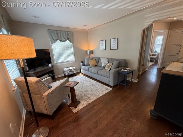 1921 N Connecticut Avenue, Royal Oak, MI 48073
