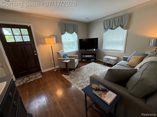 1921 N Connecticut Avenue, Royal Oak, MI 48073