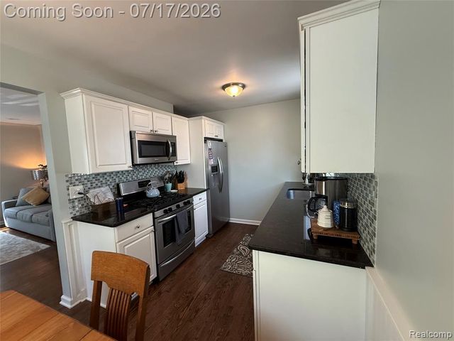 1921 N Connecticut Avenue, Royal Oak, MI 48073