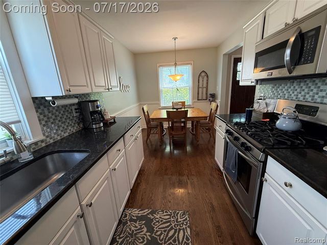 1921 N Connecticut Avenue, Royal Oak, MI 48073