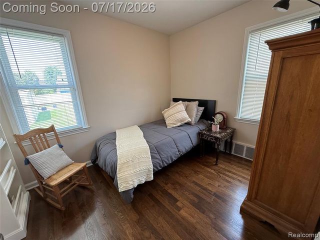 1921 N Connecticut Avenue, Royal Oak, MI 48073