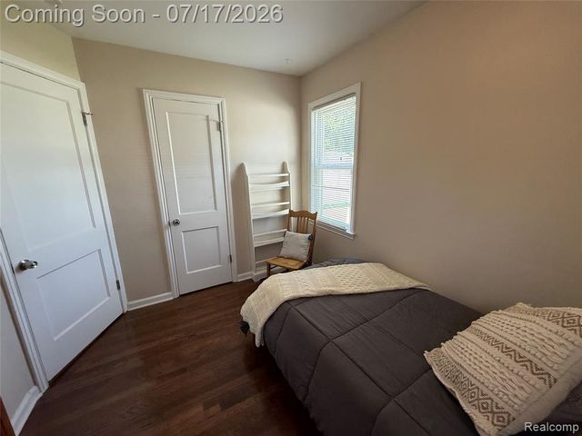 1921 N Connecticut Avenue, Royal Oak, MI 48073