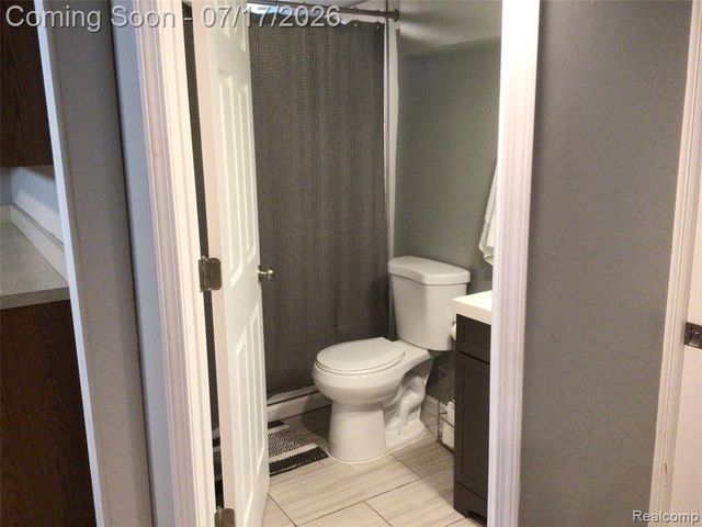 1921 N Connecticut Avenue, Royal Oak, MI 48073