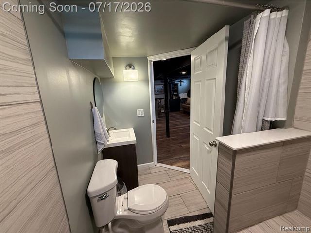 1921 N Connecticut Avenue, Royal Oak, MI 48073