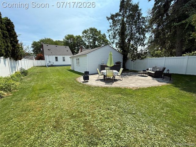 1921 N Connecticut Avenue, Royal Oak, MI 48073