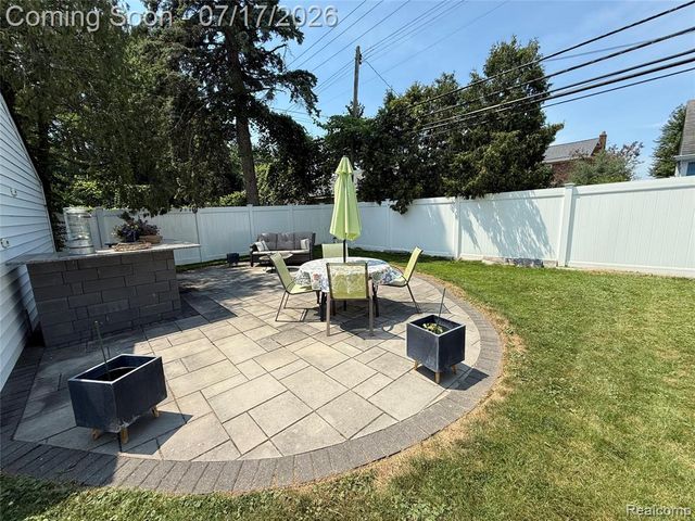 1921 N Connecticut Avenue, Royal Oak, MI 48073