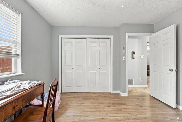 800 Brookwood Circle, Manhattan, KS 66502