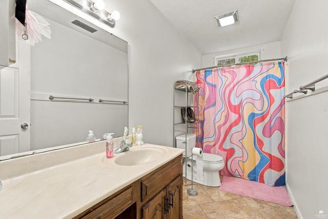800 Brookwood Circle, Manhattan, KS 66502