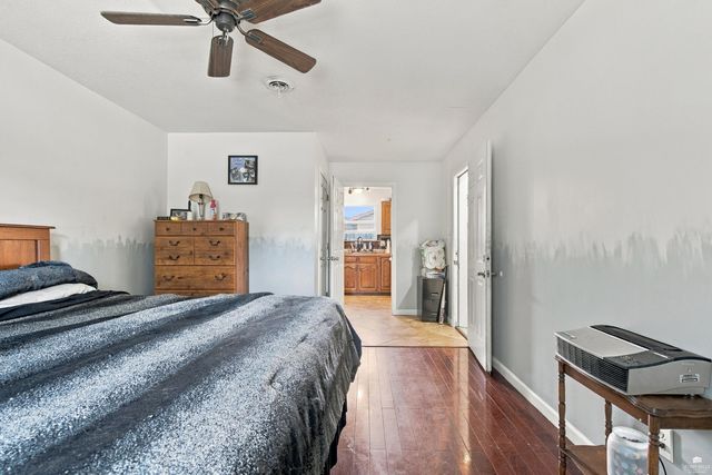 800 Brookwood Circle, Manhattan, KS 66502